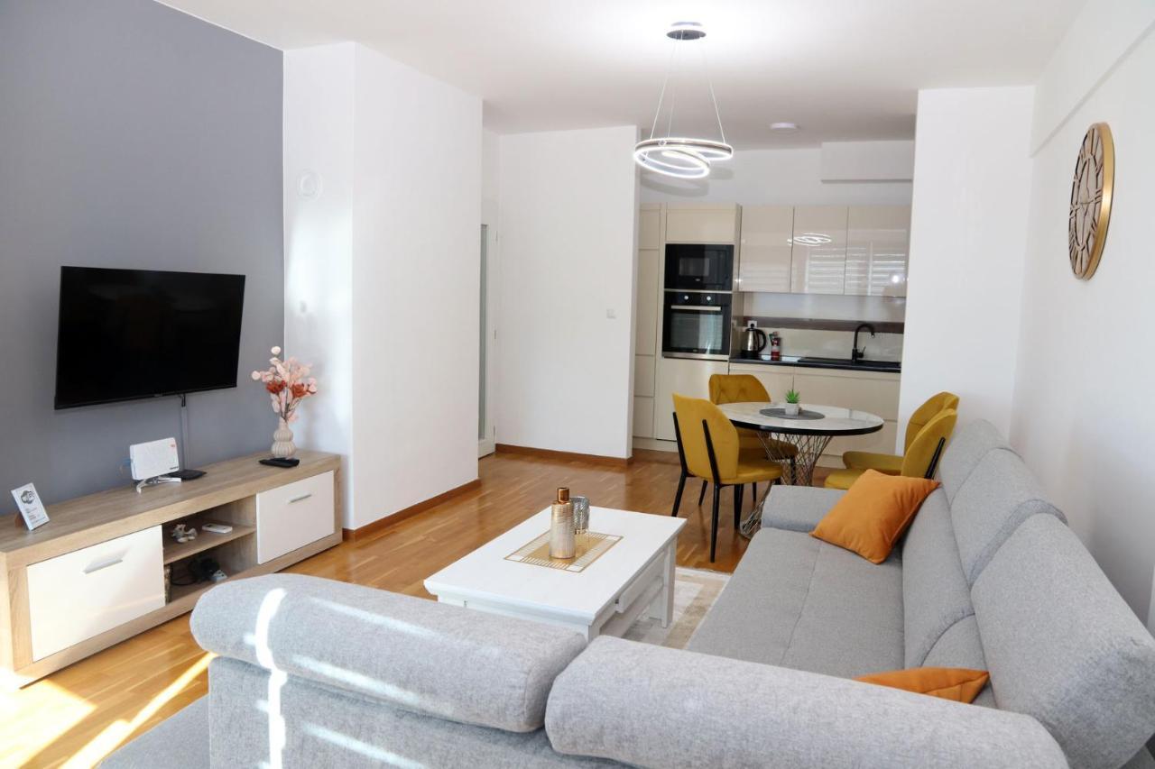 Apartment Cecovic - Mellain Тузла Екстериор снимка