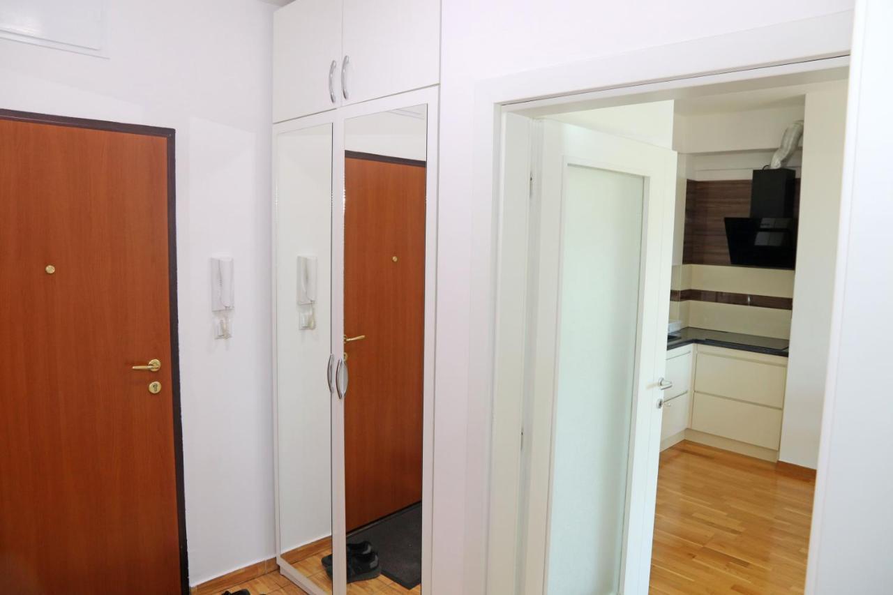 Apartment Cecovic - Mellain Тузла Екстериор снимка
